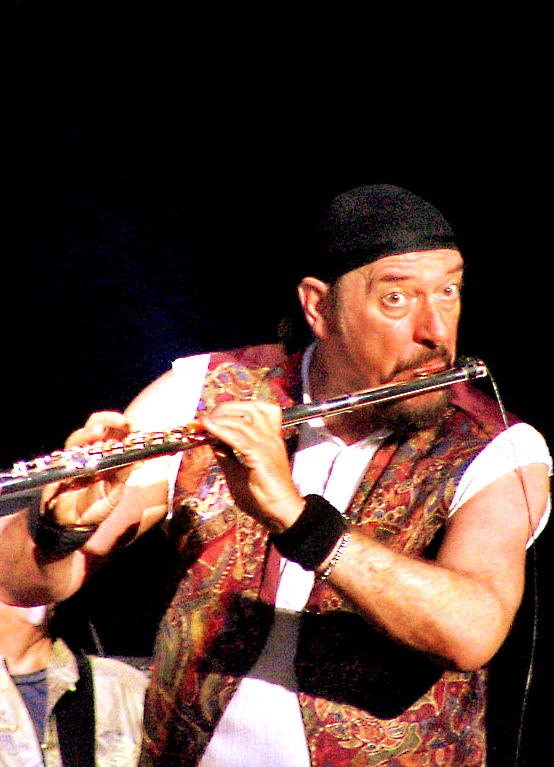 ian-anderson-jethro-tull-classic-hard-rock-roll-band-group-lead-singer-flautist-flute-player-2.jpg