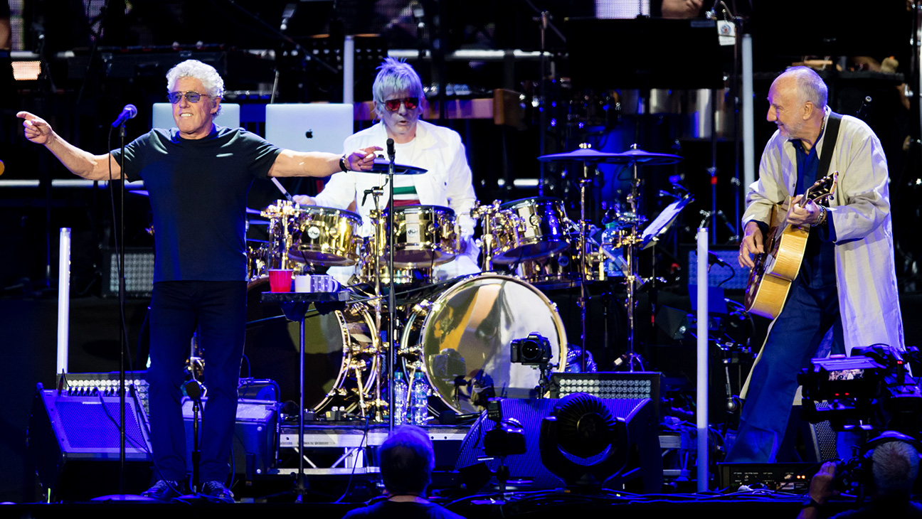 The Who announces 2022 tour "The Who Hits Back!" beginning April 22 in Hollywood, Florida, and performing 29 shows across the US, with final show in Las Vegas on November 5